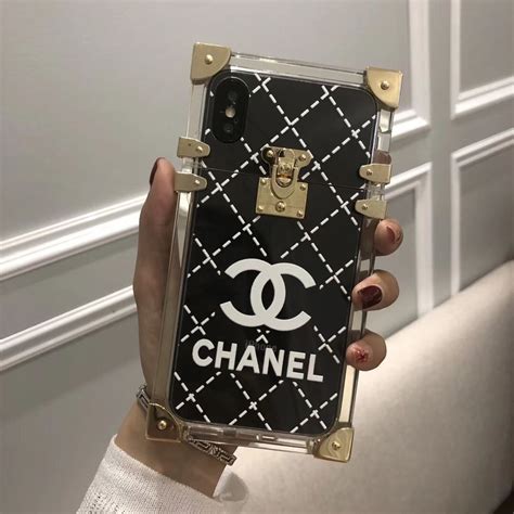 chanel phone case stun